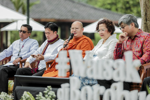 Waisak di Candi Borobudur. Foto: Dok. InJourney