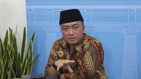 Menteri Sekretaris Negara Prasetyo Hadi menjawab pertanyaan wartawan di Kompleks Istana Kepresidenan, Jakarta Pusat, Jumat (9/5/2025). Foto: Zamachsyari/kumparan