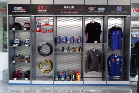 PT Yamaha Indonesia Motor Manufacturing (YIMM) meresmikan Flagship Shop di Denpasar, Bali, Jumat (9/5/2025). Foto: Sena Pratama/kumparan