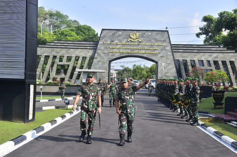 Panglima TNI Jenderal TNI Agus Subiyanto di Akademi Militer (Akmil) Magelang, Jawa Tengah, Jumat (9/5/2025). Foto: Dok. Puspen TNI