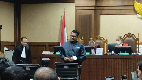 Penyidik KPK, Rossa Purbo Bekti, di Pengadilan Tipikor Jakarta, Jumat (9/5/2025). Foto: Jonathan Devin/kumparan