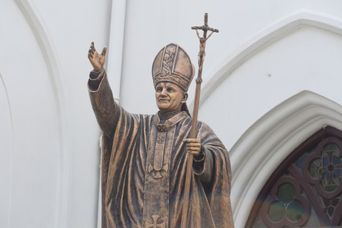 Ilustrasi Profil Luis Antonio Tagle. Sumber: Unsplash/Ajayjoseph Fdo