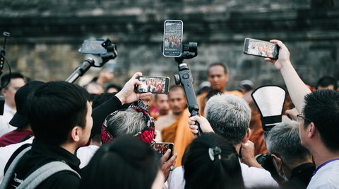 Ilustrasi Acara Peringatan Waisak 2025     Sumber Unsplash/Afif Ramdhasuma