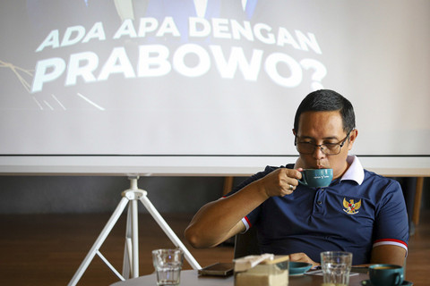 Kepala Komunikasi Kepresidenan Hasan Nasbi berbicara dalam forum diskusi di kawasan Menteng, Jakarta, Sabtu (10/5/2025). Foto: Iqbal Firdaus/kumparan