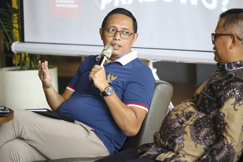 Kepala Komunikasi Kepresidenan Hasan Nasbi berbicara dalam forum diskusi di kawasan Menteng, Jakarta, Sabtu (10/5/2025). Foto: Iqbal Firdaus/kumparan