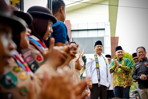 Menteri Sosial Saifullah Yusuf (Gus Ipul) mengunjungi kompleks SMAN 16 Samarinda yang diusulkan menjadi lokasi calon sekolah rakyat, Sabtu (10/5/3025). Foto: Dok. Kemensos