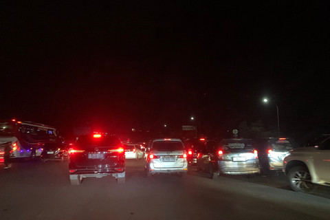 Macet parah di Exit Tol Jagorawi arah Puncak, Bogor, Minggu (11/5/2025). Foto: Mirsan Simamora/kumparan