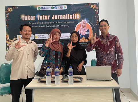 Pengisian materi pelatihan jurnalistik oleh Bella Ibnaty Sardio. | Foto: Puput Octaviani/Lampung Geh