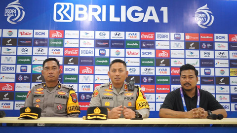 Polres Malang bersama Security Officer Arema FC, Bram Hady Sulthon. Foto: Polres Malang