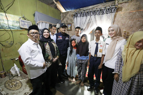 Mensos Saifullah Yusuf atau Gus Ipul meninjau rumah calon siswa Sekolah Rakyat di Way Halim, Kota Bandar Lampung, Senin (12/5/2025). Foto: Kemensos RI