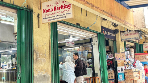 Toko Emas di Pasar Minggu, Selasa (13/5/2025). Foto: Ave Airiza Gunanto/kumparan