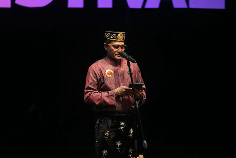 Sultan Syarif Melvin saat mewakili raja-raja nusantara meberikan sambutan di Borobudur Peace and Prosperity Festival 2025. Foto: Dok. Istimewa