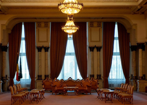 Ilustrasi Apa itu Sidang Senat Sumber Unsplash/Czapp Botond