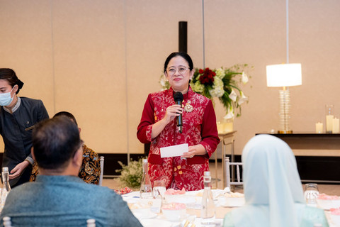 Ketua DPR RI Puan Maharani mengadakan pertemuan bilateral dengan Ketua Dewan Rakyat Parlemen Malaysia, Tan Sri Dato' Johari bin Abdul, Selasa (13/5). Foto: Dok. DPR RI