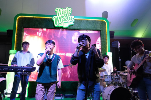 Sesi private concert Juicy Luicy bersama para pemenang jingle #SmoothSodanyaJuicyLagunya. Foto: dok. Nipis Madu