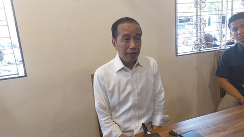 Presiden ke-7 RI, Joko Widodo (Jokowi) ditemui di salah satu rumah makan Solo, Rabu (14/5/2025). Foto: kumparan