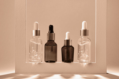 Ilustrasi Skincare untuk Kulit Berjerawat. Foto: colnihko/Shutterstock