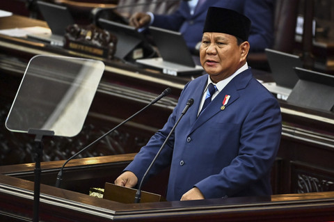 Presiden Prabowo Subianto memberikan sambutan pada pembukaan Konferensi ke-19 Uni Parlemen Negara Anggota Organisasi Kerja Sama Islam atau Parliamentary Union of the OIC (PUIC) tahun 2025 di Kompleks Parlemen, Senayan, Jakarta, Rabu (14/5/2025). Foto: Rivan Awal Lingga/ANTARA FOTO
