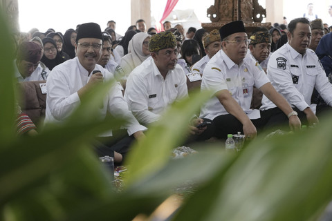 Menteri Sosial (Mensos) Saifullah Yusuf atau Gus Ipul saat menghadiri dialog pilar-pilar sosial di Pendopo Kabupaten Probolinggo, Rabu (14/5/2025). Foto: Kemensos RI