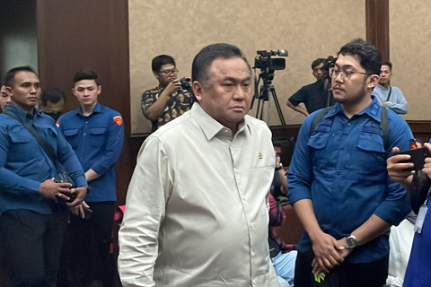 Menteri Perdagangan RI 2014-2015, Rachmat Gobel, menjadi saksi dalam sidang lanjutan kasus dugaan importasi gula yang menjerat Menteri Perdagangan 2015–2016, Thomas Trikasih Lembong, sebagai terdakwa, di Pengadilan Tipikor Jakarta, Kamis (15/5/2025). Foto: Fadhil Pramudya/kumparan