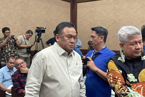 Menteri Perdagangan RI 2014-2015, Rachmat Gobel, menjadi saksi dalam sidang lanjutan kasus dugaan importasi gula yang menjerat Menteri Perdagangan 2015-2016, Thomas Trikasih Lembong, sebagai terdakwa, di Pengadilan Tipikor Jakarta, Kamis (15/5/2025). Foto: Fadhil Pramudya/kumparan
