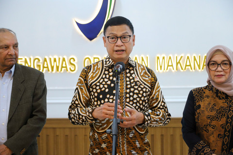 Kepala BPOM Taruna Ikrar memberikan keterangan pers saat menerima kunjungan Tim Gates Foundation di Kantor BPOM, Jakarta pada Kamis (15/5/2025). Foto: Iqbal Firdaus/kumparan