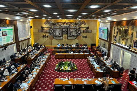Suasana rapat dengar pendapat (RDP) Komisi IX dengan BPOM di Kompleks Parlemen Senayan, Jakarta, Kamis (15/5/2025). Foto: Rayyan Farhansyah/kumparan