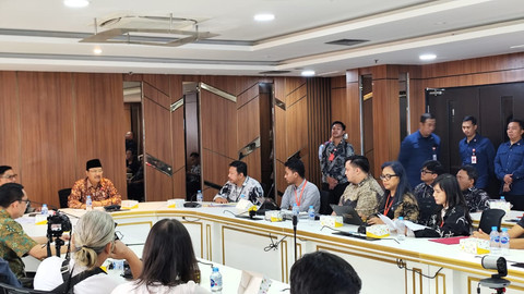 Demo dan penyerahan petisi penolakan pemberian gelar pahlawan untuk Presiden ke-2 RI, Soeharto. Foto: Rachmadi Rasyad/kumparan