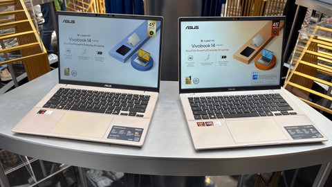 ASUS Vivobook S14 varian prosesor Snapdragon X (kiri) dan AMD Ryzen AI (kanan). Foto: Habib Allbi Ferdian/kumparan