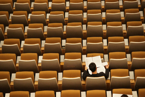 Ilustrasi Landasan Hukum KKN Undip, Sumber Unsplash Philippe Bout