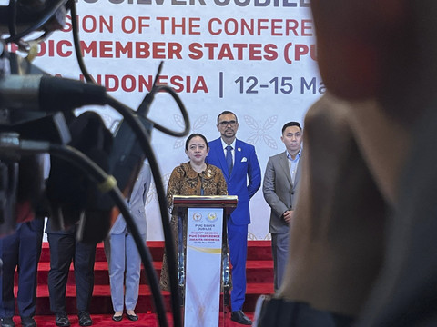 Ketua DPR RI Puan Maharani Saat Konferensi Pers Penutupan PUIC di Kompleks Parlemen Senayan, Kamis (15/5/2025). Foto: Rayyan Farhansyah/kumparan