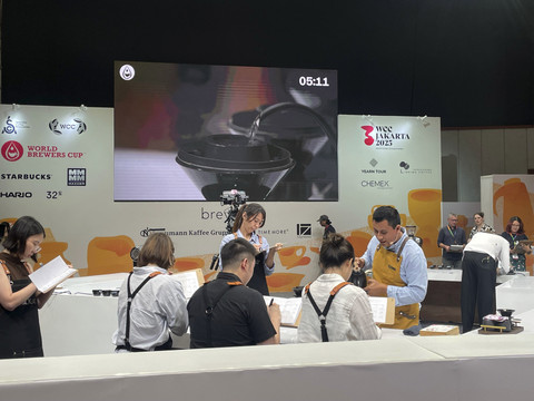 Penampilan Jonatan Mendoza, perwakilan dari El Salvador di World Brewers Cup Championship. Foto: Salsha Okta Fairuz/kumparan