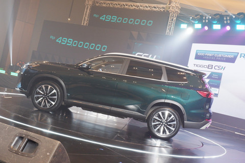 PT Chery Sales Indonesia (CSI) resmi mengumumkan harga Chery Tiggo 8 CSH di Jakarta, Kamis (15/5/2025). Foto: Sena Pratama/kumparan