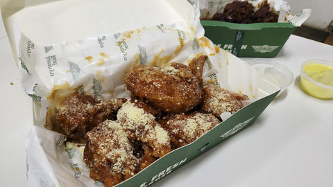 Menu baru ayam goreng Wingstop. Foto: Azalia Amadea/kumparan