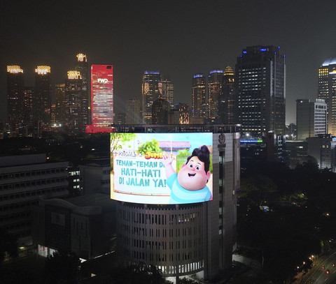 BRIN GRANDE LED, tampilkan karakter Film Jumbo untuk pengguna jalan. Foto: Dok. Prisma