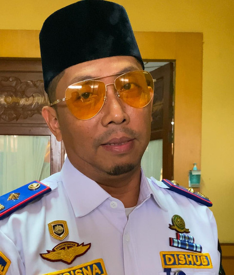 Kadishub Kota Pontianak, Yuli Trisna Ibrahim. Dishub akan memanggil pemilik usaha yang parkirnya menggunakan badan jalan. Foto: Yulia Ramadhiyanti/Hi!Pontianak