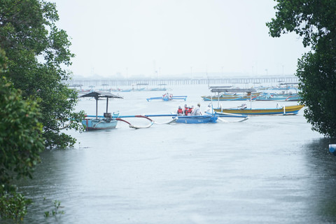 Sub Holding Integrated Maritime (SH IML) Pertamina bantu meningkatkan kesejahteraan nelayan. Foto: Dok. Pertamina