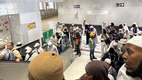 Suasana sebelum salat jumat di Masjidil Haram, Makkah, Jumat (16/5). Foto: Moh Fajri/kumparan