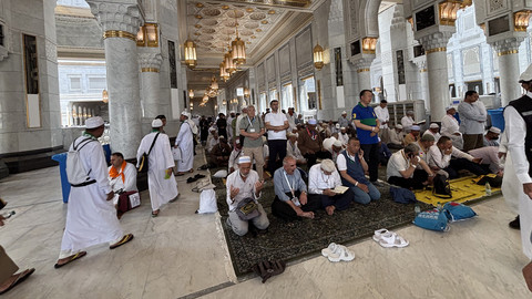 Suasana sebelum salat jumat di Masjidil Haram, Makkah, Jumat (16/5). Foto: Moh Fajri/kumparan