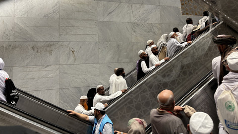 Suasana sebelum salat jumat di Masjidil Haram, Makkah, Jumat (16/5). Foto: Moh Fajri/kumparan