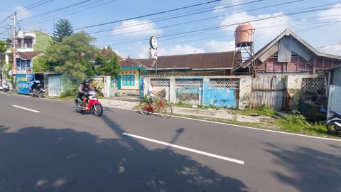 Jalan HOS Cokroaminoto, Kota Solo, lokasi gubuk Karto dan Warsini. Foto: Dok. kumparan