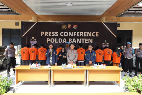 Pimpinan ormas di Kabupaten Serang bersama 4 rekannya dibekuk aparat kepolisian lantaran terlibat dalam penggelapan sejumlah mobil dan motor leasing. Foto: Dok. Istimewa