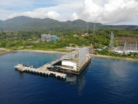 Salah satu pembangkit listrik yang dikelola PLN IP UBP Papua, Maluku dan Nusa Tenggara yaitu Barge Mounted Power Plant (BMPP) Nusantara 1 dengan kapasitas terpasang 60 Megawatt, berlokasi di Desa Waai Provinsi Maluku BMPP Nusantara 1 memasok listrik ke Indonesia Timur tepatnya di sistem kelistrikan Ambon. Foto: PLN IP