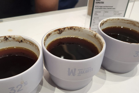 Aged Sumatera yang kumparan cicipi dalam sesi cupping Starbucks di World of Coffee 2025 (16/5/25). Foto: Azalia Amadea/kumparan.