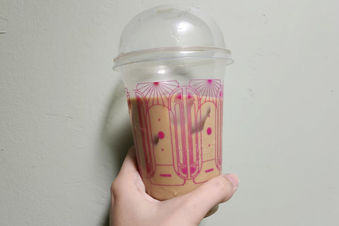 Passion Fuchsia Cafe, kafe baru yang buka tiga cabang di PIK hingga Bekasi (15/5/2025). Foto: Azalia Amadea/kumparan.