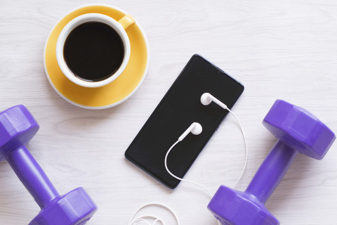 Ilustrasi minum kopi sebelum olahraga. Foto: Rattanavalee/Shutterstock