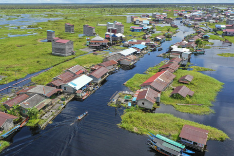 Foto udara suasana Desa Muara Enggelam di Kecamatan Muara Wis, Kabupaten Kutai Kartanegara, Kalimantan Timur, Sabtu (17/5/2025). Foto: M Risyal Hidayat/ANTARA FOTO