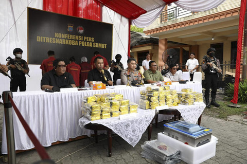 Konferensi pers Polda Sumut terkait peredaran sabu 100 kg dalam bungkus kopi. Foto: Dok. Istimewa