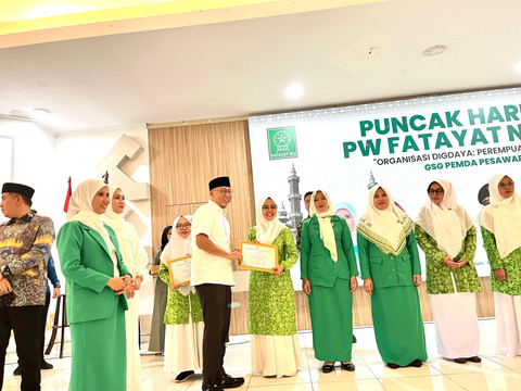 Gubernur Lampung, Rahmat Mirzani Djausal saat menghadiri peringatan Hari Lahir ke-75 Fatayat NU Lampung | Foto : Eka Febriani / Lampung Geh