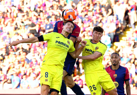 Barcelona menjamu Villarreal dalam pertandingan lanjutan Liga Spanyol 2024/25 di Stadion Olimpiade Lluis Companys, Senin (19/5) dini hari WIB. Foto: REUTERS/Albert Gea